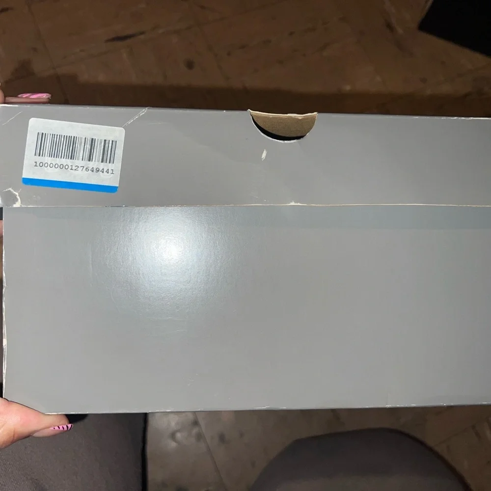 Balenciaga Beige and Teal Sneakers - Picture 4 of 4
